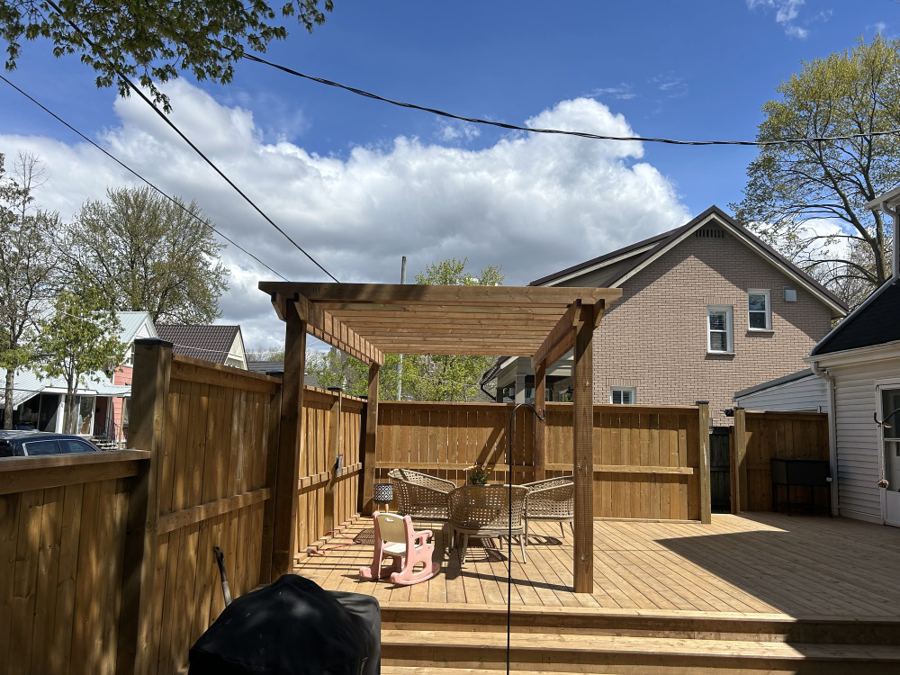 Full Deck-Out — photo 2
